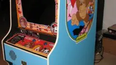 Automat arcade z Donkey Kongiem