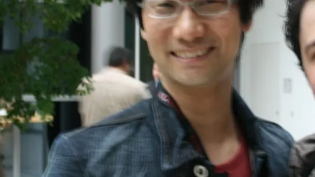 Hideo Kojima podczas targów branżowych